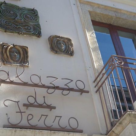 Апартаменты Palazzo Di Ferro Таормина Экстерьер фото