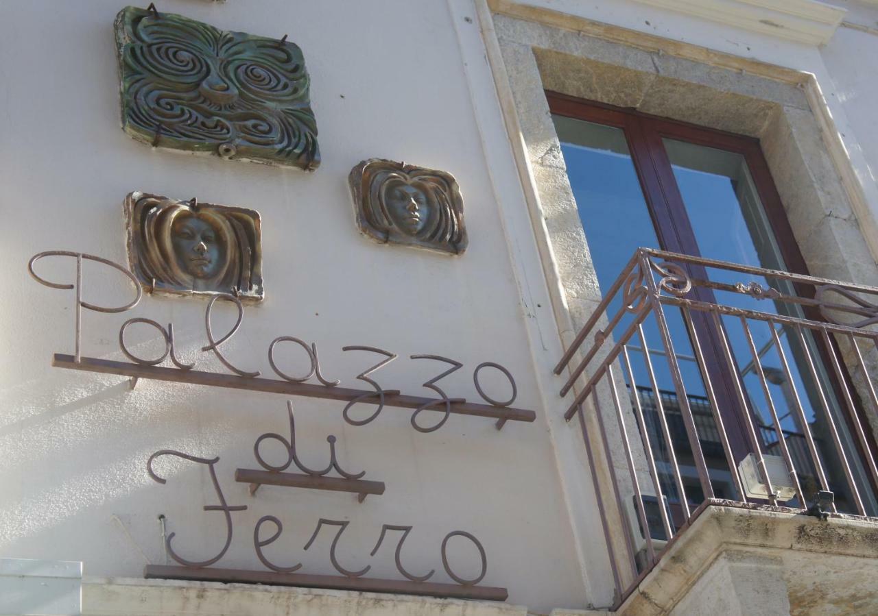Апартаменты Palazzo Di Ferro Таормина Экстерьер фото